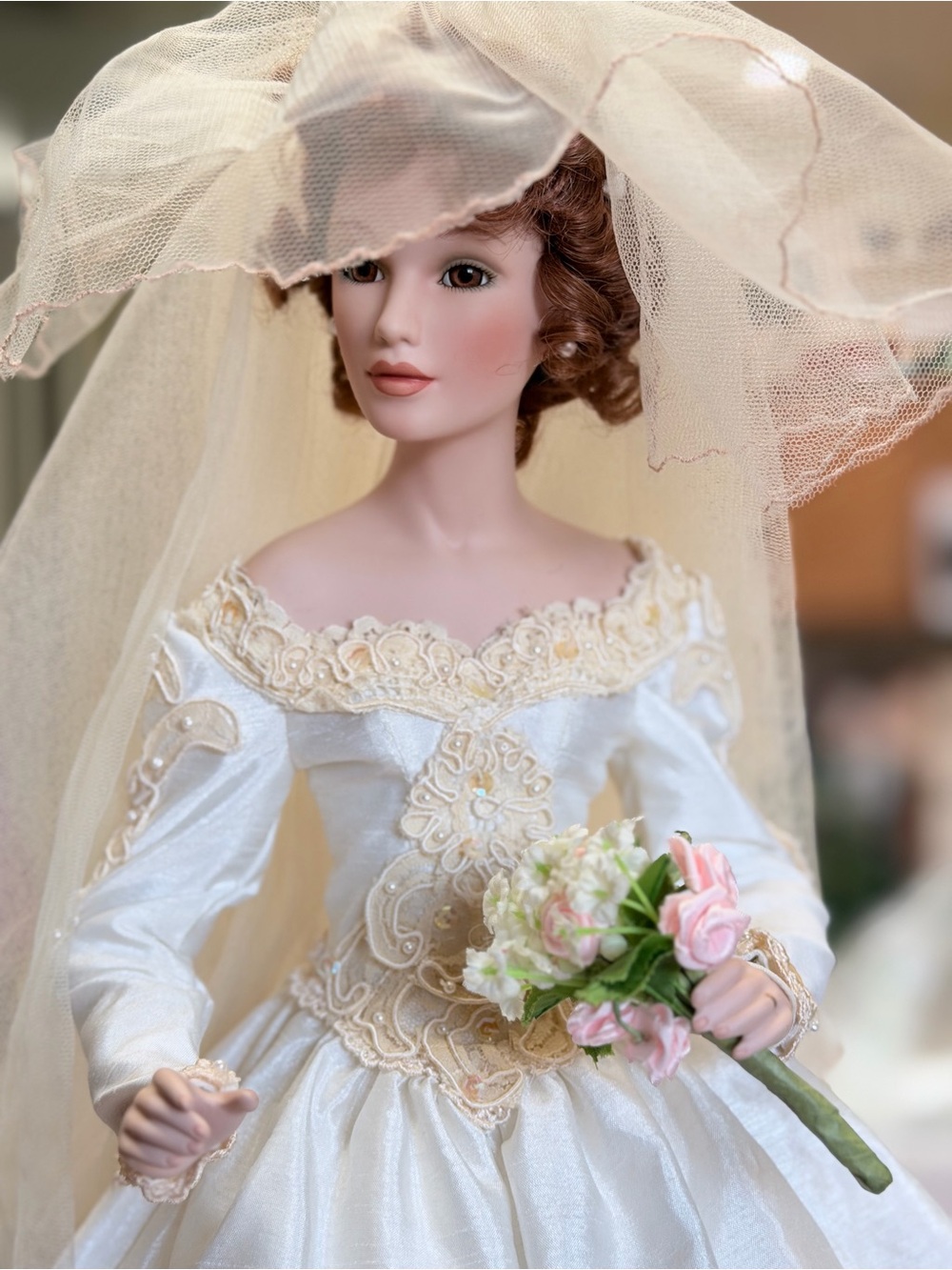 Ivory Lace-Trim Bridal Veil Hat - Elegant Wedding Headpiece